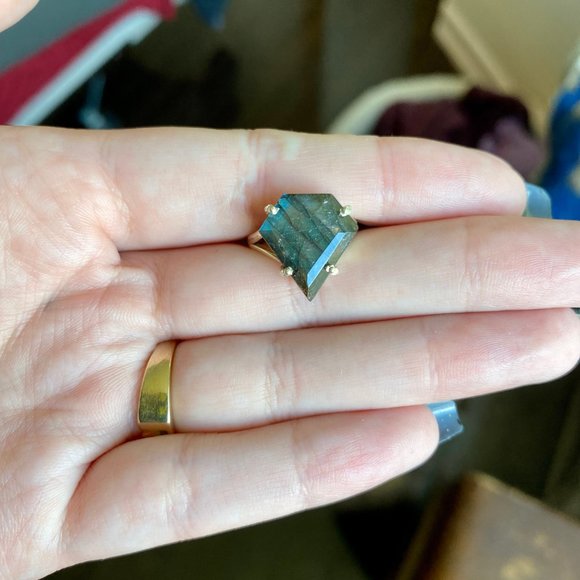Handcrafted Labradorite Diamond Shaped Ring - Picture 2 of 4